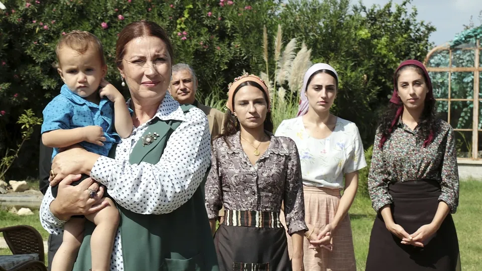 Bir Zamanlar Çukurova’nın Hünkar Yaman’ı Vahide Perçin meğer kızıyla aynı dizideymiş!