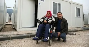 Depremde felçli anneyi oğlu kurtardı!