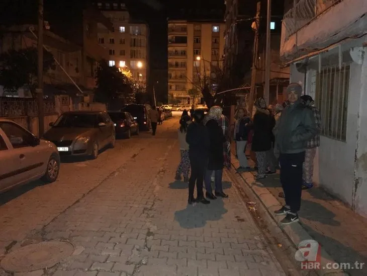 Elazığ’da şiddetli deprem! Vatandaşlar sokağa döküldü...
