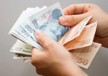 Adliyeden paraları çalıp sanal bahis oynamış!