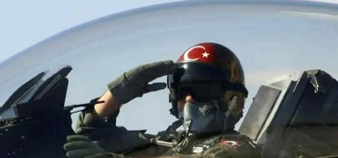 PKK’nın inlerine girdik! Mehmetçik Avaşin’e bayrak dikti