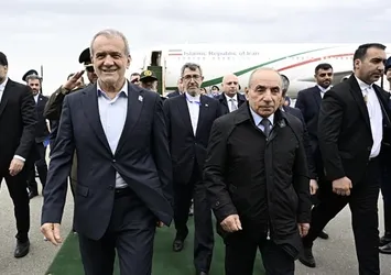 İran Cumhurbaşkanı Pezeşkiyan Azerbaycan'da