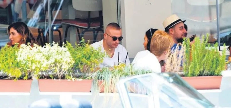 Gökhan Töre Beşiktaş'ın galibiyetini eşiyle kutladı