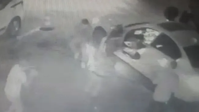 Karagümrük Spor Kulübü'nün eski başkanı Yaşar Ecim'e silahlı saldırı! O anlar kamerada - 1