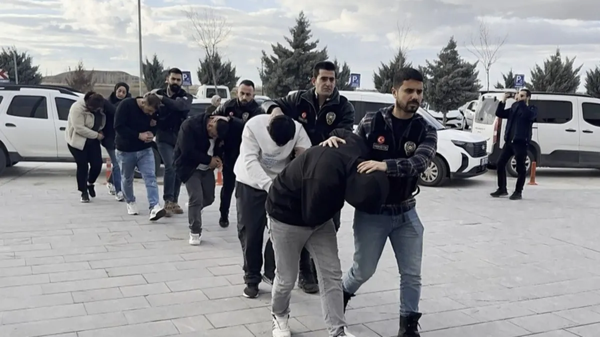 Aksaray'da zehir tacirlerine operasyon: 8 gözaltı