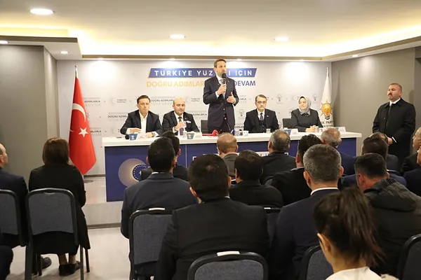 bakan-bayraktar-duyurdu-nadir-toprak-elementleri-turkiyeyi-dunya-klasmaninda-ilk-5e-sokacak-1709745690792.jpg Bakan Bayraktar duyurdu: Nadir toprak elementleri, Türkiye'yi dünya klasmanında ilk 5'e sokacak