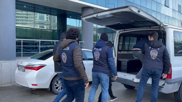 sosyal-medya-kullanicilari-dikkat-sahte-hesapla-1-milyonluk-vurgun-1639397054890.jpg Sosyal medya kullanıcıları dikkat! Sahte hesapla 1 milyonluk vurgun - 1