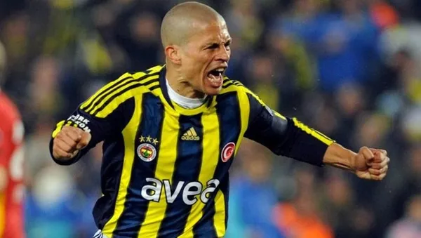 son-dakika-fenerbahcenin-efsane-oyuncusu-brezilyali-alex-de-souza-sao-pauloda-1617381705254.jpg Son dakika: Fenerbahçe'nin efsane oyuncusu Brezilyalı Alex de Souza Sao Paulo'da! - 1