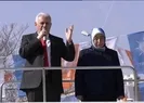 Cumhurbaşkanımız bu muhteşem tabloyu izliyor