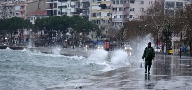Son dakika: Çanakkale’de feribot seferlerine fırtına engeli!