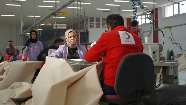 kizilay-baskani-kerem-kinik-asrin-felaketinin-boyutunu-a-haberde-anlatti-9-saat-arayla-2-bin-hirosima-bombasi-1676310078955.jpg Kızılay Başkanı Kerem Kınık asrın felaketinin boyutunu A Haber'de anlattı: 9 saat arayla 2 bin Hiroşima bombası yedik - 6