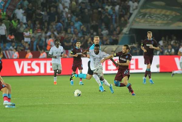 Trabzonspor Çekya ekibi Sparta Prag’ı 2-1 yendi ve Avrupa’da turladı