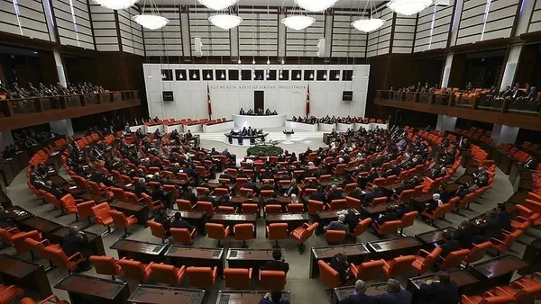 1635265606334.jpg HDP'li Pervin Buldan Suriye - Irak Tezkeresi'ne 'evet' dedi! Bozuk saat bir kez de olsa doğruyu gösterdi - 1