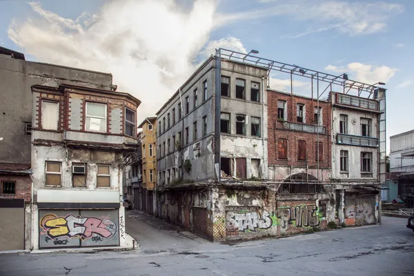 icisleri-bakanligindan-81-il-valiligine-metruk-bina-genelgesi-artik-adres-bildirimine-izin-verilmeyecek-1638092499324.jpg İçişleri Bakanlığından 81 il valiliğine 'metruk bina' genelgesi: Artık adres bildirimine izin verilmeyecek - 3