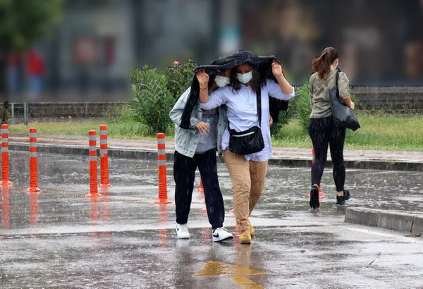 meteorolojiden-flas-sel-uyarisi-geldi-o-illerde-yasayanlar-dikkat-bugun-hava-nasil-olacak-1-kasim-istanbul-izmir-ankara-hava-durumu-1635751228226.jpg Meteoroloji'den flaş sel uyarısı geldi! O illerde yaşayanlar dikkat | Bugün hava nasıl olacak? 1 Kasım İstanbul, İzmir, Ankara hava durumu - 4
