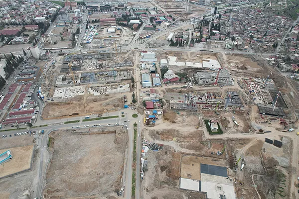 Depremde 146 kişinin can verdiği binanın müteahhiti hakkında şoke eden gerçek - 1