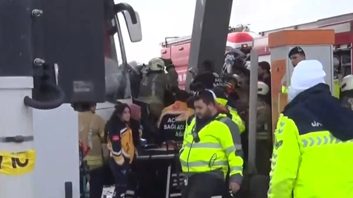 İstanbul Kuzey Marmara Otoyolu'nda katliam gibi kaza! 2 ölü 1 yaralı