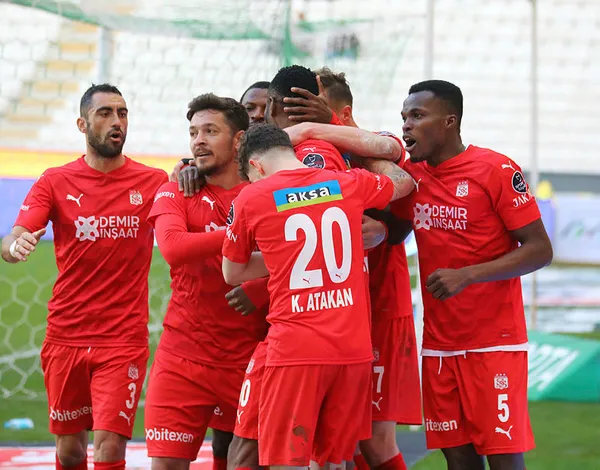 Konyaspor evinde Sivasspor'a kaybetti! Maç sonucu 0-1 - 4