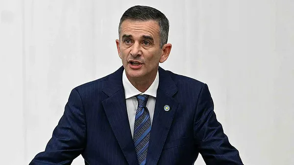 1700742110931.jpg İYİ Partili Ümit Özlale Fatih Portakal'ın kendisine ilişkin "istifa edecek" iddialarını yalanladı: Niyetini duyum diye paylaşıp gündemi meşgul etmiş - 2