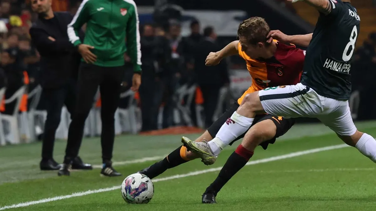 Galatasaray'da Mathias Ross ile yol ayrımı! Genç oyuncunun yeni durağı Çekya...