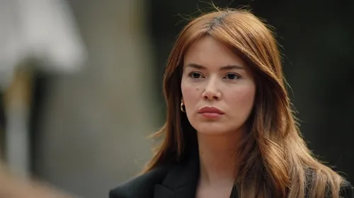 Bir Küçük Gün Işığı 33. bölüm fragmanı! "Fırat'tan boşanmıyorum!"