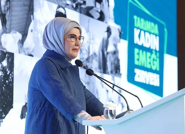 emine-erdogan-ekilmemis-tek-bir-karis-topragimiz-kalmasin-1709740014335.jpeg Emine Erdoğan 'Tarımda Kadın Emeği Zirvesi'nde konuştu: Ekilmemiş tek bir karış toprağımız kalmasın