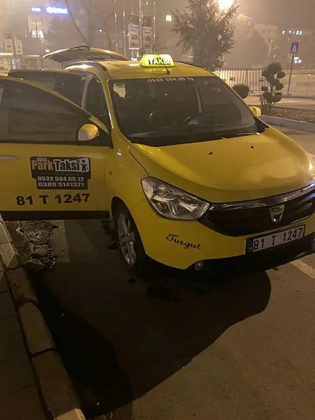 Düzce’de kısıtlamada evlere içki taşıyan taksiciye 6 bin 150 lira ceza kesildi - 3