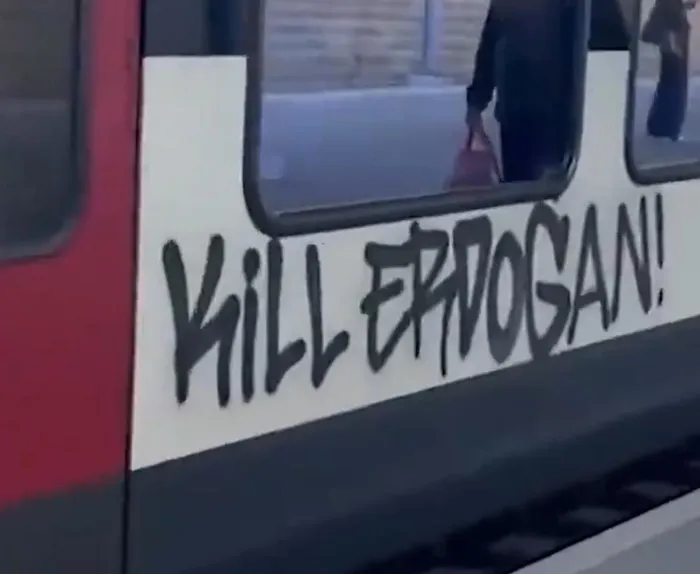 avrupada-skandal-kill-erdogan-provokasyonu-1730223968235.jpeg Avrupa'da skandal "Kill Erdoğan" provokasyonu! - 1