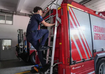 Beylikdüzü'nde AVM de yangın paniği