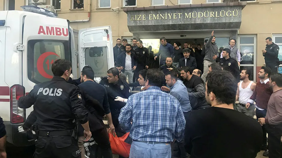 Rize Emniyet Müdürü Altuğ Verdi vuruldu