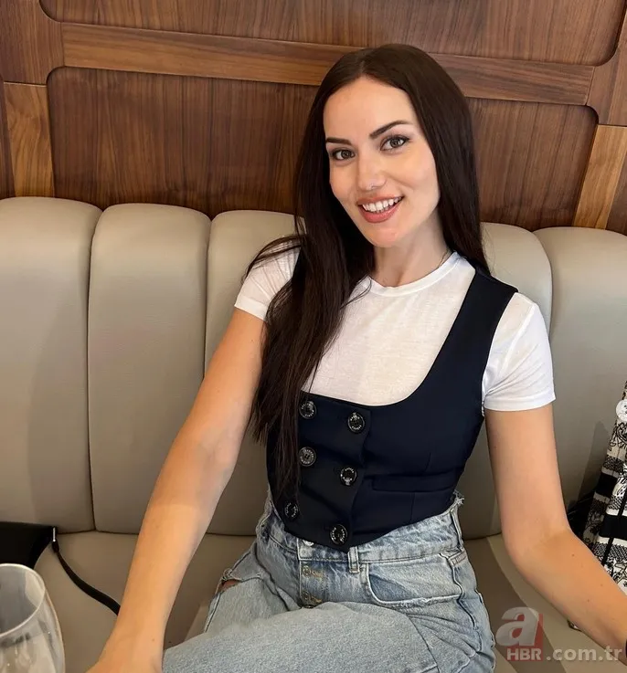 Fahriye Evcen'in kız kardeşi Demet'in güzelliğine bakın! Ablasının tıpatıp aynısı! Burak Özçivit'in baldızları... 5