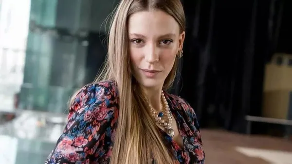 mert-yazicioglu-serenay-sarikayayi-yakin-markaja-aldi-yeni-bir-askin-kivilcimini-yakti-1694584274431.jpg Mert Yazıcıoğlu Serenay Sarıkaya'yı yakın markaja aldı! Yeni bir aşkın kıvılcımını yaktı - 3