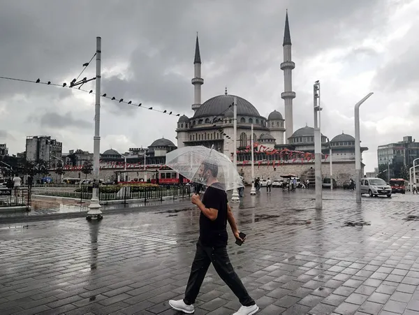 22-agustos-istanbul-izmir-ankara-hava-durumu-bugun-hava-nasil-olacak-meteoroloji-saat-verip-uyardi-saganak-geliyor-1629604056255.jpg 22 Ağustos İstanbul, İzmir, Ankara hava durumu: Bugün hava nasıl olacak? Meteoroloji saat verip uyardı sağanak geliyor - 3