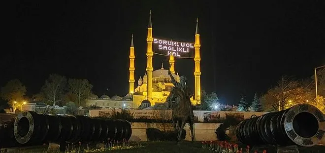 Selimiye Camii’nden mahya ile koronavirüs uyarısı