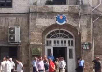 CHP’li Mersin Belediyesi’nde işçi kıyımı! Kovulan işçi isyan etti