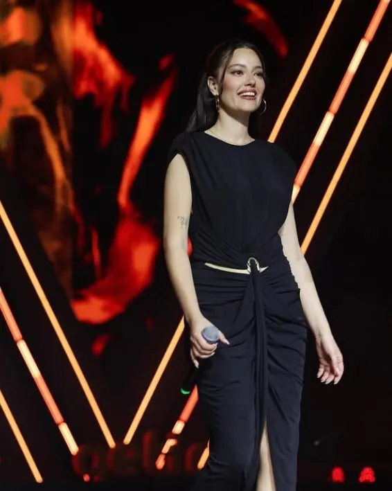 pelin-akilden-baran-bolukbasi-sorularina-kafa-karistiran-yanit-1775547685489.jpg Pelin Akil'den Baran Bölükbaşı iddiasına kafa karıştıran yanıt - 2