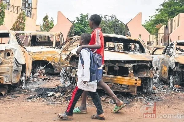 Afrika’da Fransa’ya darbe üstüne darbe! O anlaşmayı feshetti 5