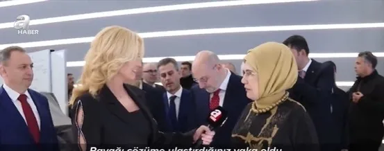 Turkuvaz Medya Emine Erdoğan’ı ağırladı! Sürdürülebilir Yüzyıl Zirvesi öncesi Kenan İmirzalıoğlu ile gülümseten futbol diyaloğu