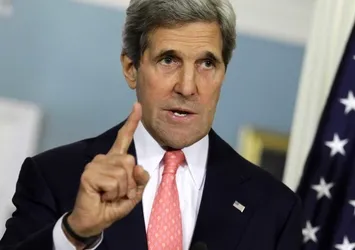 John Kerry, Trump karşıtı gösterilere katıldı