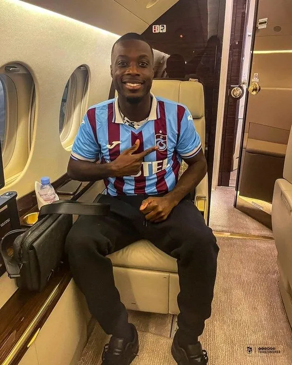 Trabzonspor Nicolas Pepe’yi transfer etti! Gece saatlerinde formayı giydi İstanbul’a indi