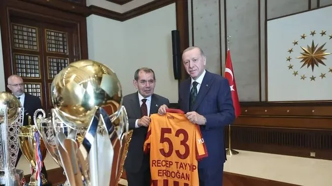 Başkan Erdoğan Galatasaray heyetini kabul etti