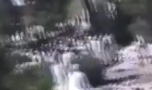 afganistanda-camiye-bombali-saldiri-cuma-namazi-kanli-bitti-1662119306676.jpg Afganistan’da camiye bombalı saldırı! Cuma namazı kanlı bitti | Çok sayıda kişi hayatını kaybetti - 2