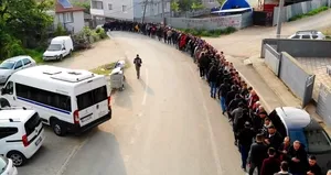 İnegöl’de 1 kilometrelik bayramlaşma