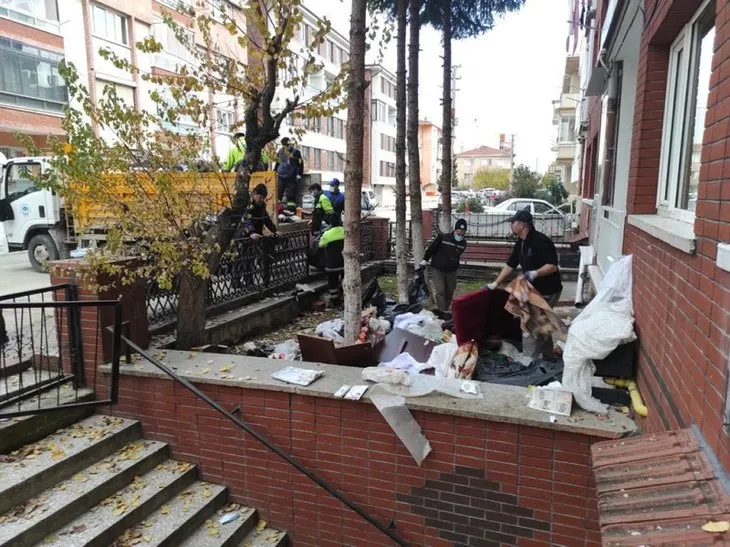 Koku şikayeti üzerine gittiler! Evden tam 45 ton çöp çıkarıldı | Eskişehir’de ekipleri şaşkına çeviren olay