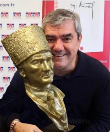 Sözcü Gazetesi yazarı Yılmaz Özdil’in villası, 1881 ‘Mustafa Kemal’ kitabı!