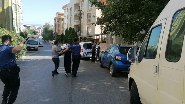 1629056244479.jpg Sokak ortasında çıkan kavgada iki kişi öldü: Kocaeli'de iki aile arasında bıçaklı kavga - 2