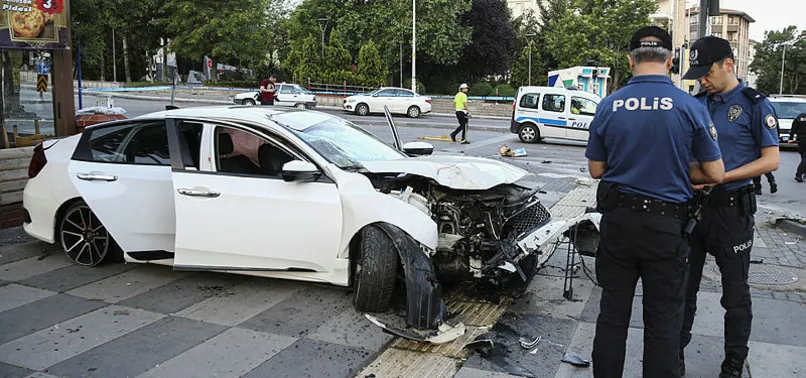 Başkentte trafik kazası: 1'i ağır 3 yaralı