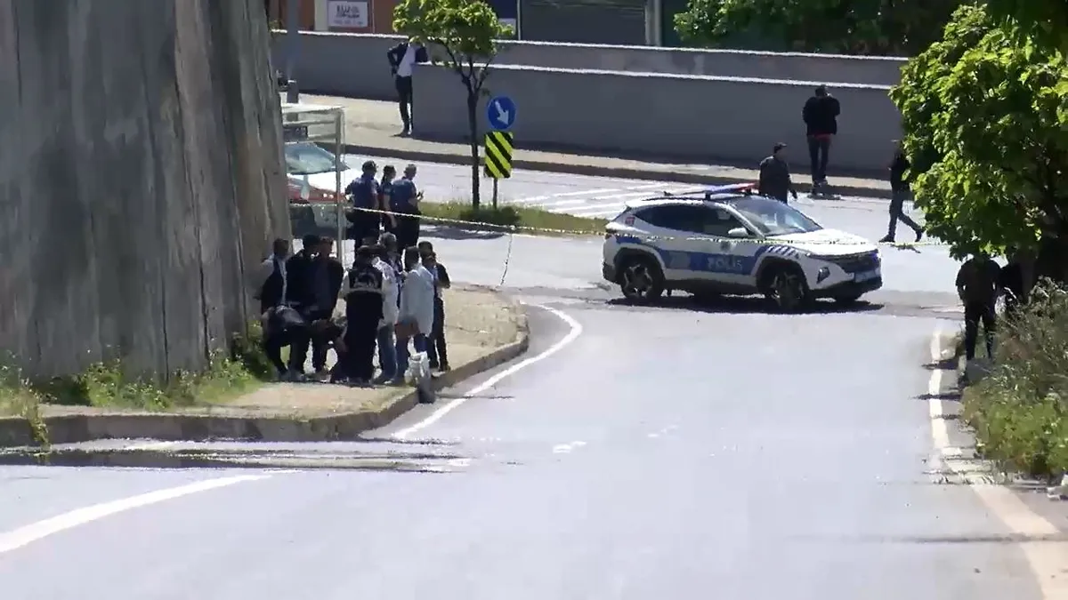 Son dakika | Başakşehir metro çıkışında 'el yapımı bomba bulundu' iddiası | Valilikten açıklama...