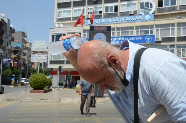 1628237709170.jpg İstanbullular dikkat! Sıcaklık 44 dereceye nem oranı yüzde 92'ye çıkacak - 2