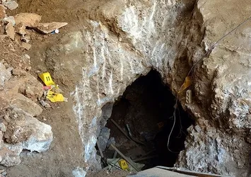 Tunceli'de kayalıklara gizlenen el yapımı patlayıcı imha edildi